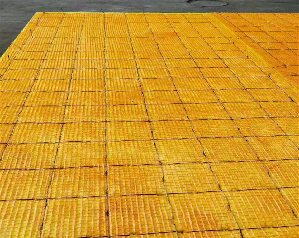 增強網(wǎng)織巖棉板