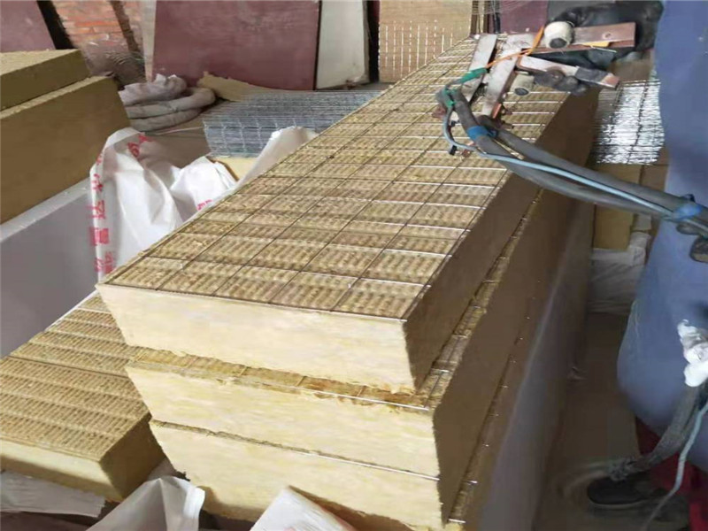 高密度鋼絲網(wǎng)巖棉板